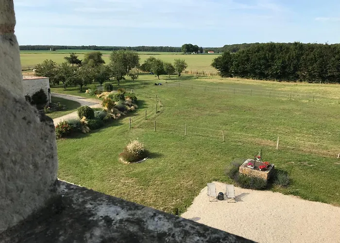 Chateau Manoir De Chandoiseau